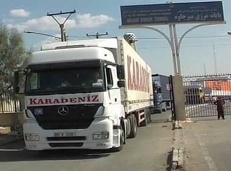 نظارت بهداشتی بر محموله های صادراتی در مرز میرجاوه